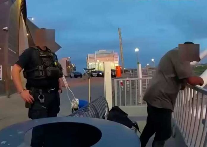 Muere ahogado en Arizona mientras varios policías lo observan