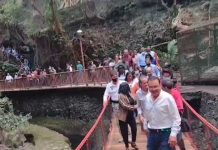 Colapsa puente colgante en Cuernavaca durante su reinauguración Colapsa puente colgante en Cuernavaca durante su reinauguración