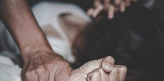 Intentan violarla y se defiende arrancándole la lengua con sus dientes