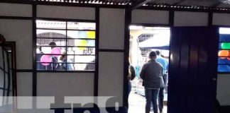 Foto: En medio de un torrencial aguacero: Humilde señora del barrio Carlos Marx recibe su casa digna / TN8