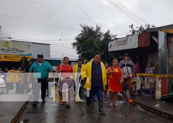 Comerciantes batallan contra el Dengue en conjunto con el MINSA