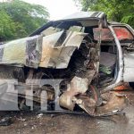 Fuerte encontronazo entre camión y vehículo deja un lesionado en Juigalpa Violento accidente de tránsito en Juigalpa