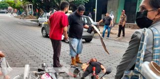Señora termina lesionada al verse involucrada en accidente vial en Managua