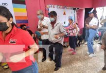 Celebración con adultos mayores en Managua