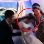 ¡Miserable! Hombre propina salvaje golpe a su esposa en plena boda ¡Miserable! Hombre propina salvaje golpe a su esposa en plena boda