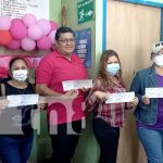 Entrega de bonos a maestros y maestras en Tipitapa