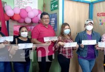 Maestros de Tipitapa reciben bono en reconocimiento a su labor Entrega de bonos a maestros y maestras en Tipitapa