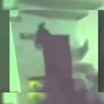 Aparición de una bruja causa ‘asombro’ en redes sociales La impactante aparición de “una bruja” causó revuelo