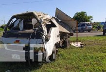 Vuelco de camión en Managua deja a conductor y dos ayudantes lesionados Vuelco de camión en el Distrito VI de Managua