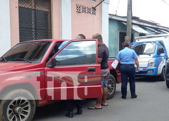 Encuentran camioneta en abandono en Diriamba, Carazo