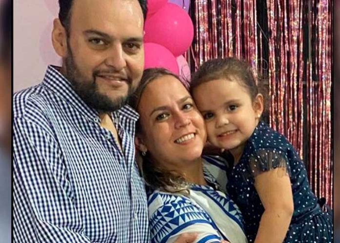 Padre e hija diagnosticados con cáncer; él cancela su tratamiento por salvarla