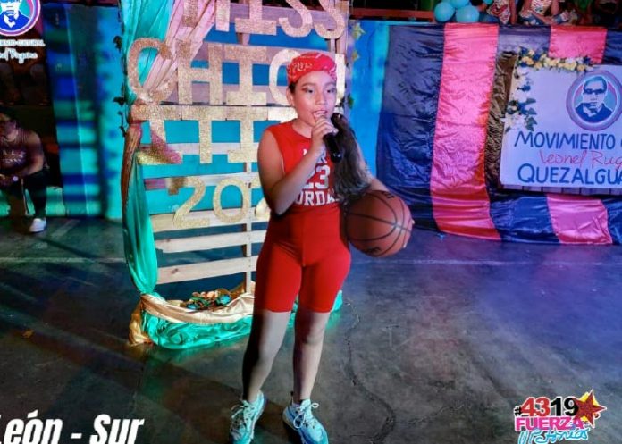 canta En saludo a la Revolución se realizó pasarela infantil en León