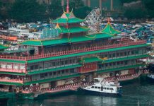'Jumbo', restaurante flotante de Hong Kong, se hunde