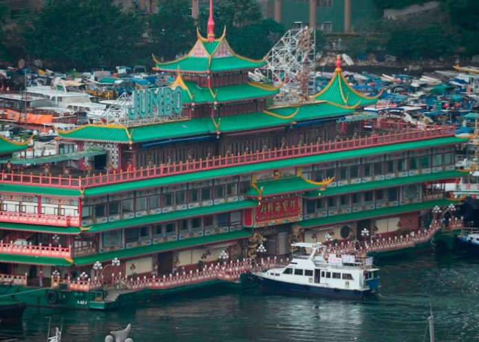'Jumbo', restaurante flotante de Hong Kong, se hunde