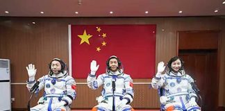 China envió a tres astronautas a su estación espacial