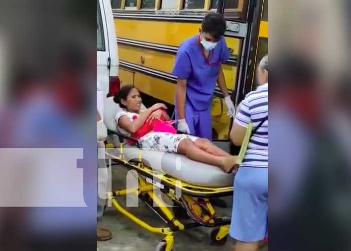Momentos que apoyan a la mujer que dio a luz en Chinandega