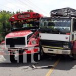 Triple colisión deja a dos lesionados de gravedad en Tipitapa Accidente de tránsito en carretera vieja a Tipitapa