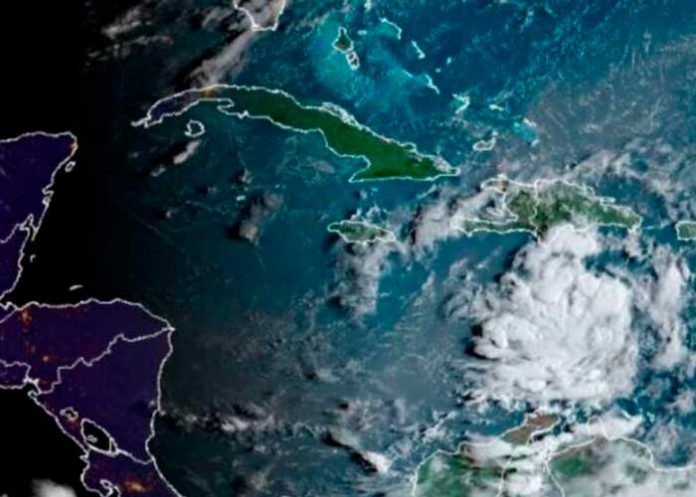 Autoridades advierten que onda tropical podría afectar Costa Rica