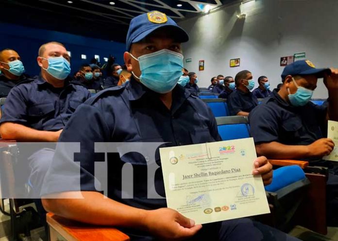 Nicaragua: Bomberos reciben a 40 nuevos apaga fuegos para servir a la población