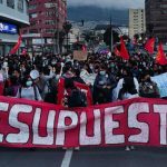 Universitarios marchan en defensa de la educación en Ecuador Estudiantes de Ecuador marchan en defensa educativa