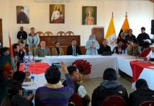 Ecuador volverá al diálogo con indígenas tras días de movilizaciones Ecuador volverá al diálogo con indígenas tras días de movilizaciones