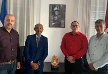 Comunidades Beduinas visitan embajada de Nicaragua en Palestina Señor Hassan Kaabaneh, de Relaciones Públicas del Ministerio de Resistencia al Muro y los Asentamientos