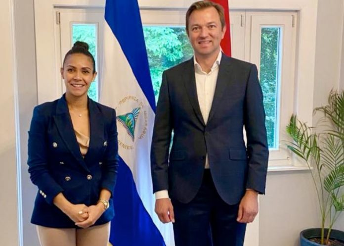 ellos Compañera Zoila Müller, Embajadora de Nicaragua en Bélgica y Señor Stijn Proost, Director Ejecutivo de Proost Venture.