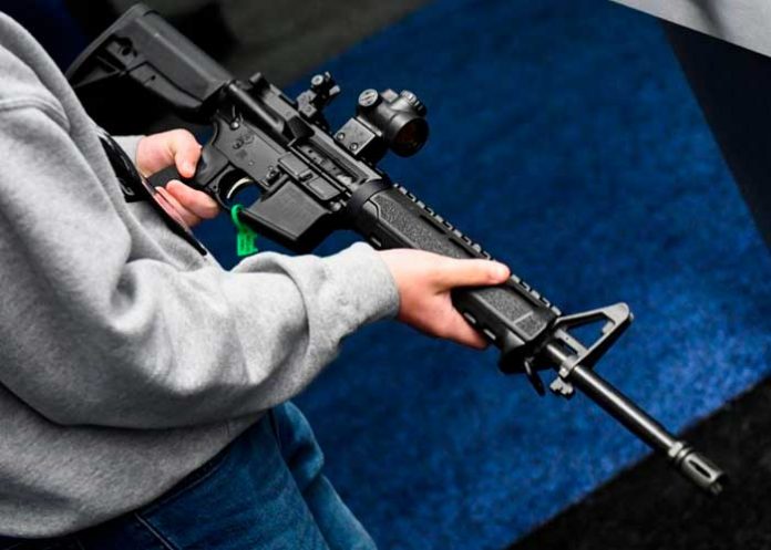 ¡Pese a los sangrientos tiroteos! Secundaria de Florida sortea rifles