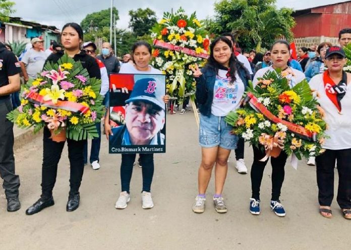 Una caminata cultural se realizó en homenaje al compañero Bismark Martínez
