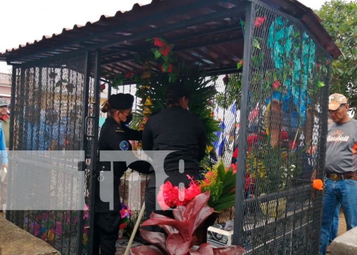 Recuerdan y rinden homenaje a policía asesinada en el 2018
