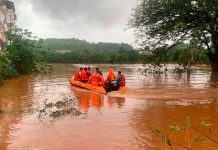 Aumenta a 89 las muertes por inundaciones en la India