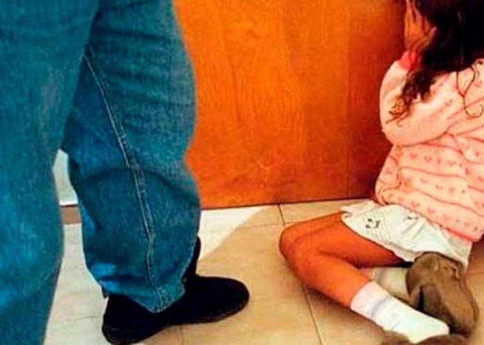 Niña y su madre son violadas en un coche por varios hombres en la India