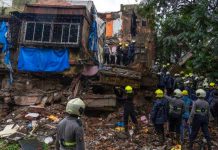 Al menos tres muertos y 11 heridos por el colapso de edificio en la India