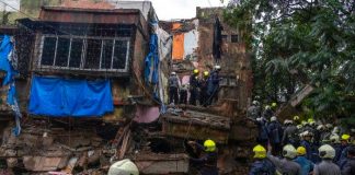 Al menos tres muertos y 11 heridos por el colapso de edificio en la India