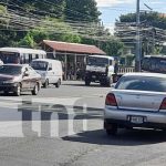 Microbús invade carril y provoca accidente en sector de ENEL, Managua Escena de accidente de tránsito en Managua