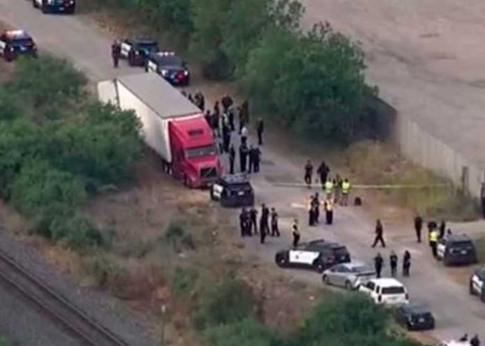 ¡Fatal sueño americano! 50 migrantes muertos dentro de un tráiler en Texas