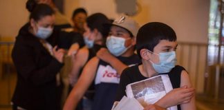 Padres en México confiados tras inicio de vacunación