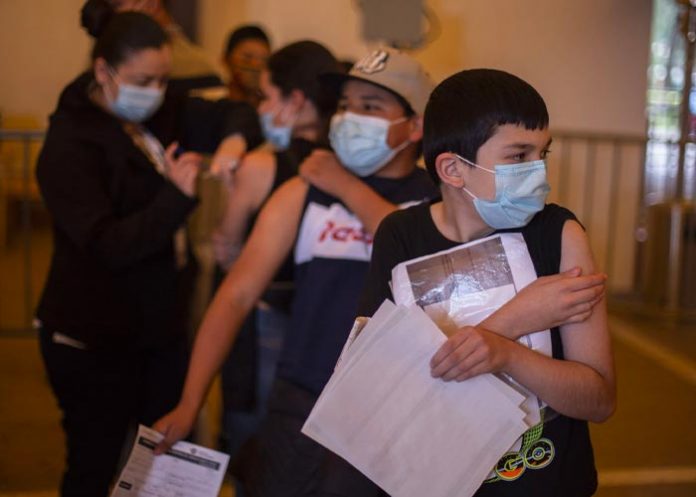 Padres en México confiados tras inicio de vacunación