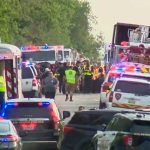 Detienen a tres por hallazgo de tráiler con migrantes muertos en Texas Detienen a tres por hallazgo de tráiler con migrantes muertos en Texas