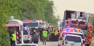 Detienen a tres por hallazgo de tráiler con migrantes muertos en Texas