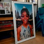 Niña golpeada y violada hasta la muerte por su mamá y hermano en Nueva York Niña golpeada y violada hasta la muerte por su mamá y hermano en Nueva York
