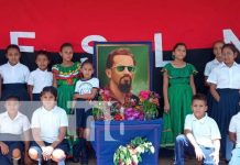 Depositan ofrenda floral a Carlos Fonseca en altar de Tipitapa Conmemoración con estudiantes de Tipitapa para Carlos Fonseca