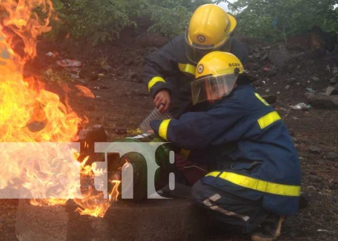 Control de incendio gracias a bomberos de Ometepe