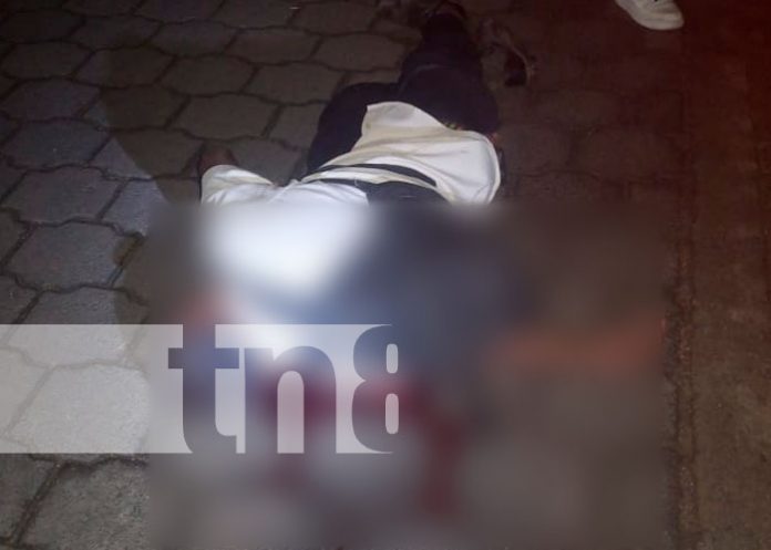 Conductor de camioneta arrolla a anciano en Jalapa