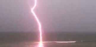 ¡Vivos de milagro! Rayo impacta bote con siete personas a bordo en Florida