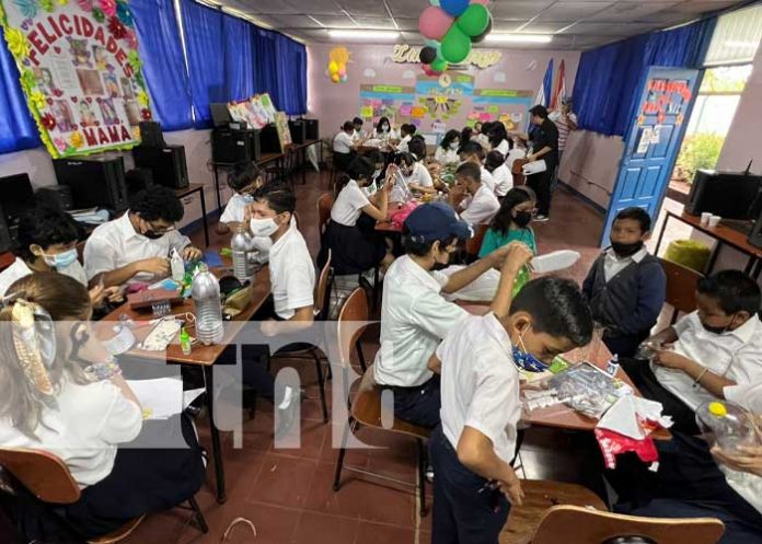 Aprendizaje de uso del reciclaje en colegios de Managua