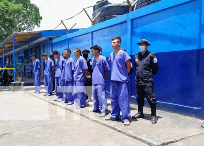 Supuestos delincuentes presos en Río San Juan