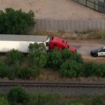 «Coyotes» habrían usado un “clon” de camión legal en la tragedia de Texas "Coyotes" habrían usado un “clon” de camión legal en la tragedia de Texas