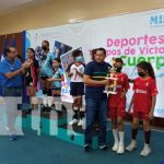 Continúa premiación de equipos destacados en Juegos Escolares 2022 en Nicaragua Nicaragua premia a jugadores de voleibol femenino