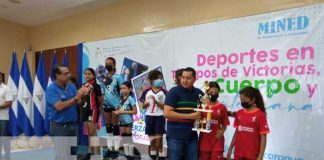 Nicaragua premia a jugadores de voleibol femenino